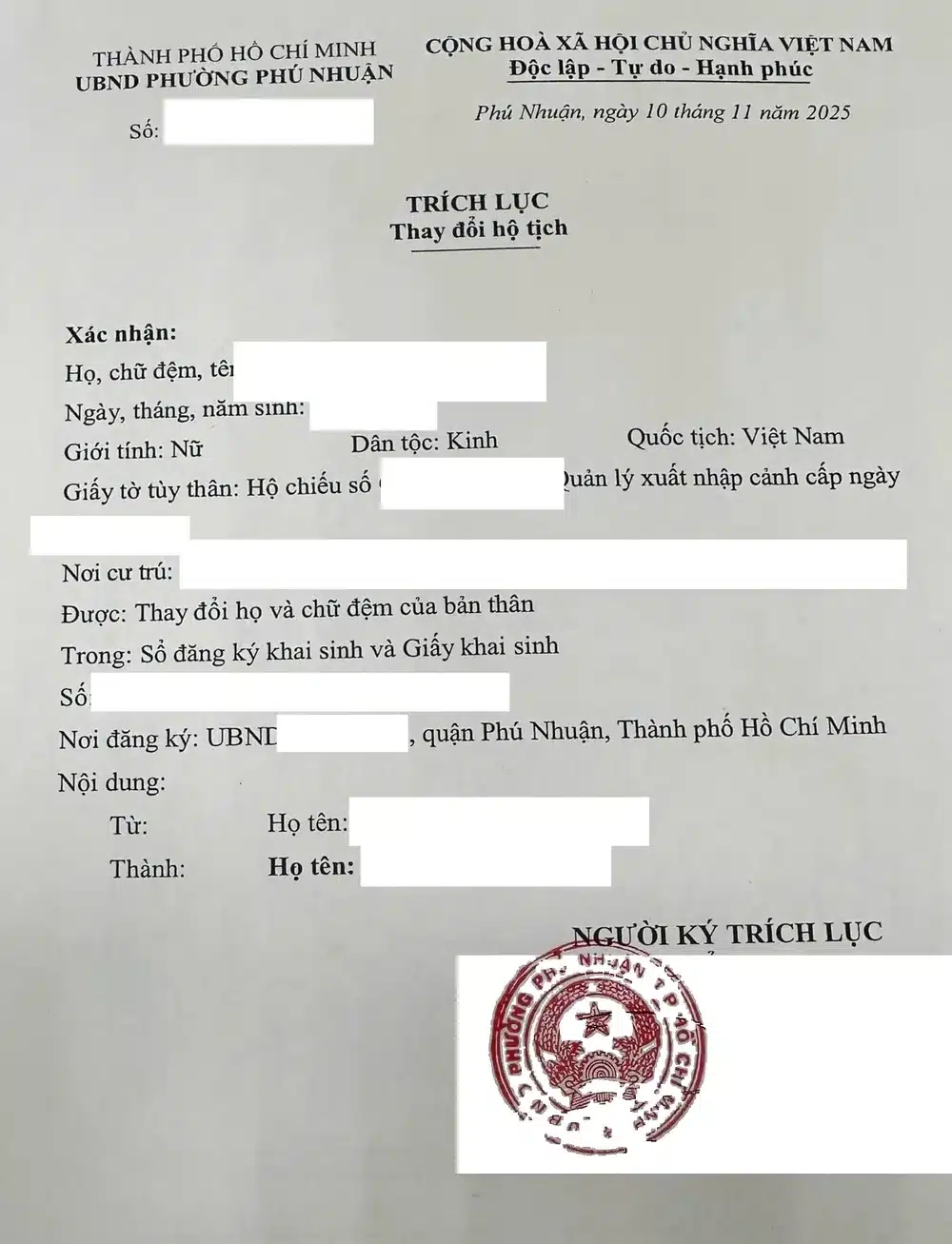 Trích lục thay đổi hộ tịch do UBND cấp phường cấp, xác nhận thay đổi họ và chữ đệm theo họ chồng người nước ngoài, đã che thông tin khách hàng