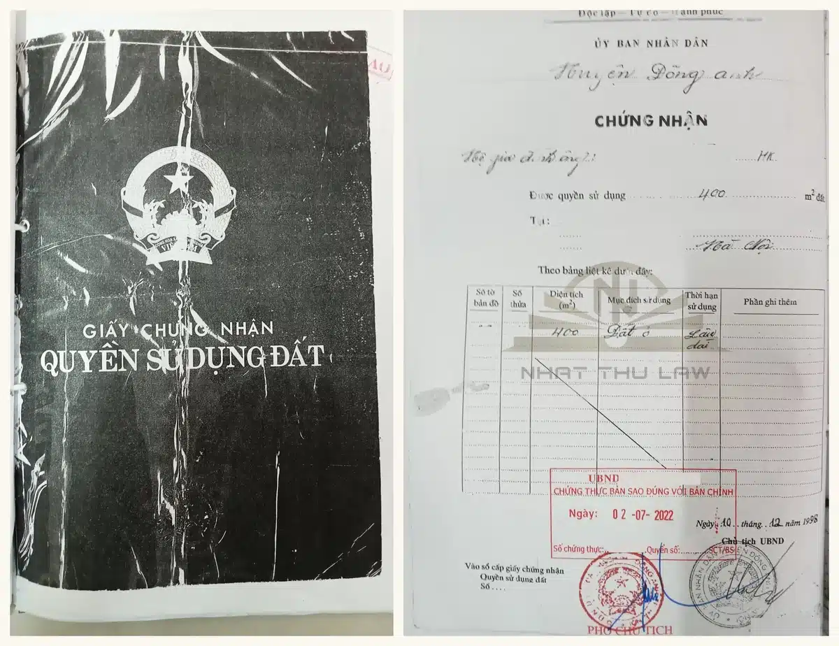 Giấy chứng nhận quyền sử dụng đất cấp năm 1998 đứng tên chủ hộ gia đình trên đất bố mẹ chồng cho, đã che thông tin