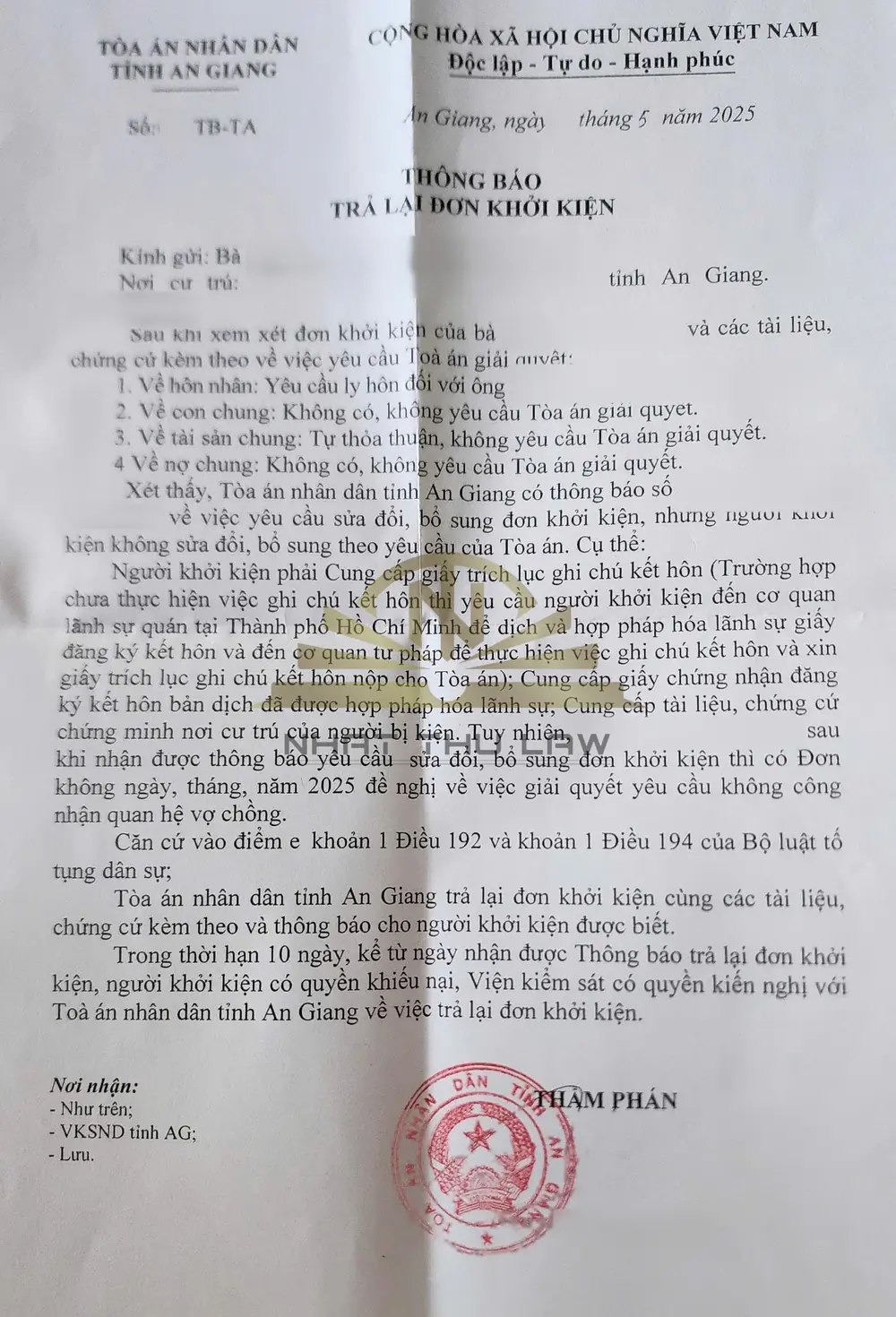 Thông báo trả lại đơn khởi kiện ly hôn đơn phương với chồng người nước ngoài do không bổ sung giấy tờ, đã che thông tin