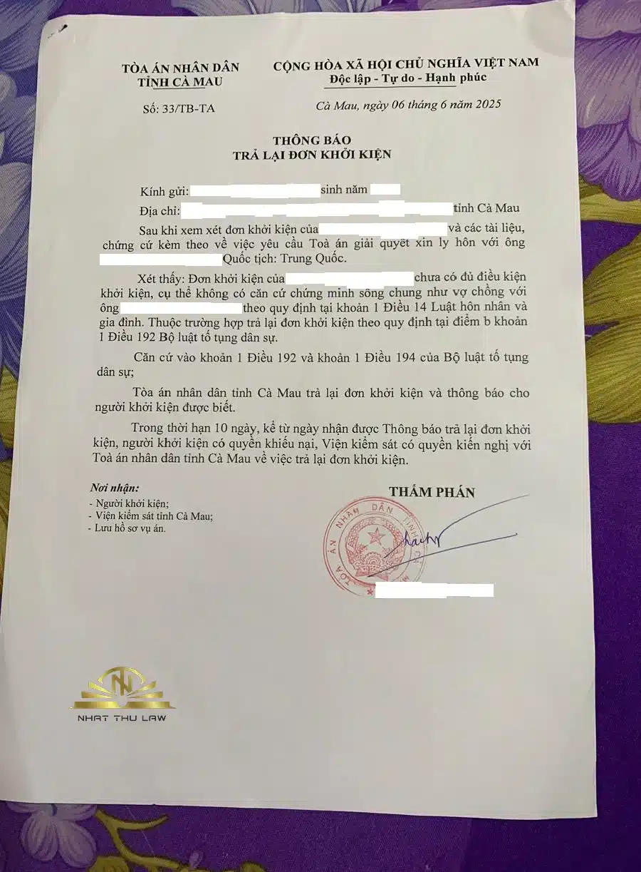 Thông báo trả lại đơn khởi kiện vì không chứng minh được sống chung như vợ chồng, đã che thông tin khách hàng